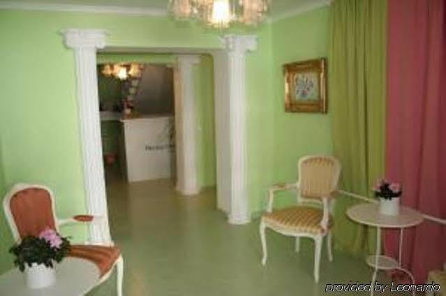 Hotel Nelisse Bukarest Exteriör bild